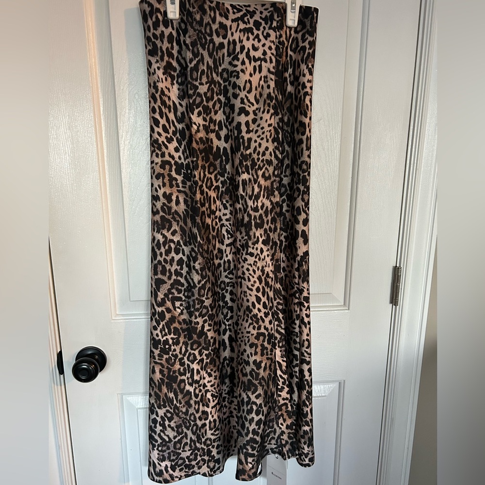 ELLEVEN Leopard Print long Skirt Black & Taupe